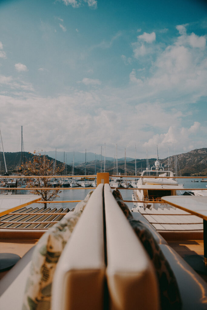poppa3 Bar Restaurant, La Poppa, Saint Florent, Corse, Architecture, décoration, ambiance, style, intérieur, brasserie, cocktails, Versini Architectes Associés