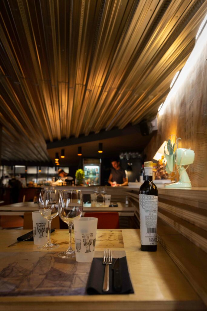 Le Directoire Restaurant, rénovation, modernité, anciens, architecture, décoration, ambiance, style, Versini Architectes Associés, Directoire, Ajaccio, Corse, France