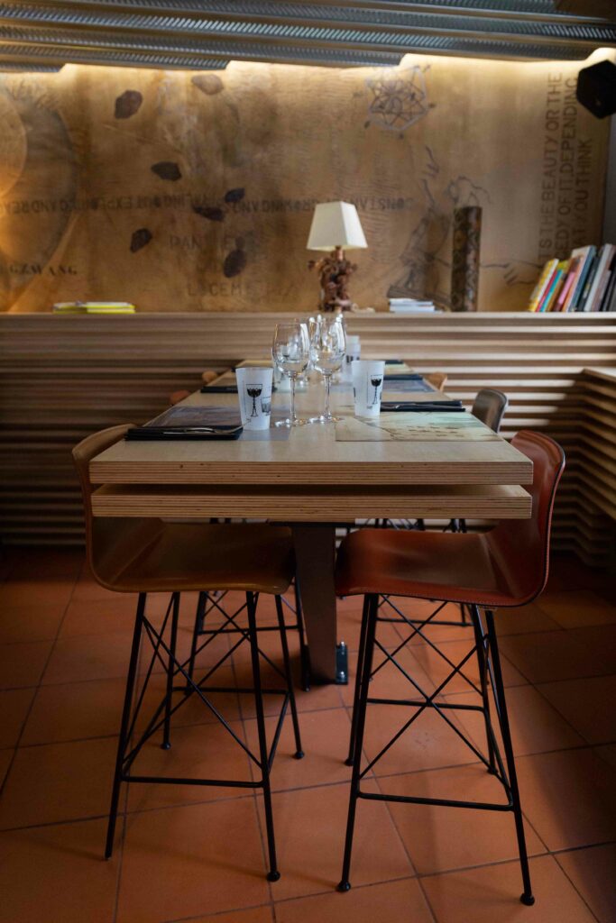 Le Directoire Restaurant, rénovation, modernité, anciens, architecture, décoration, ambiance, style, Versini Architectes Associés, Directoire, Ajaccio, Corse, France